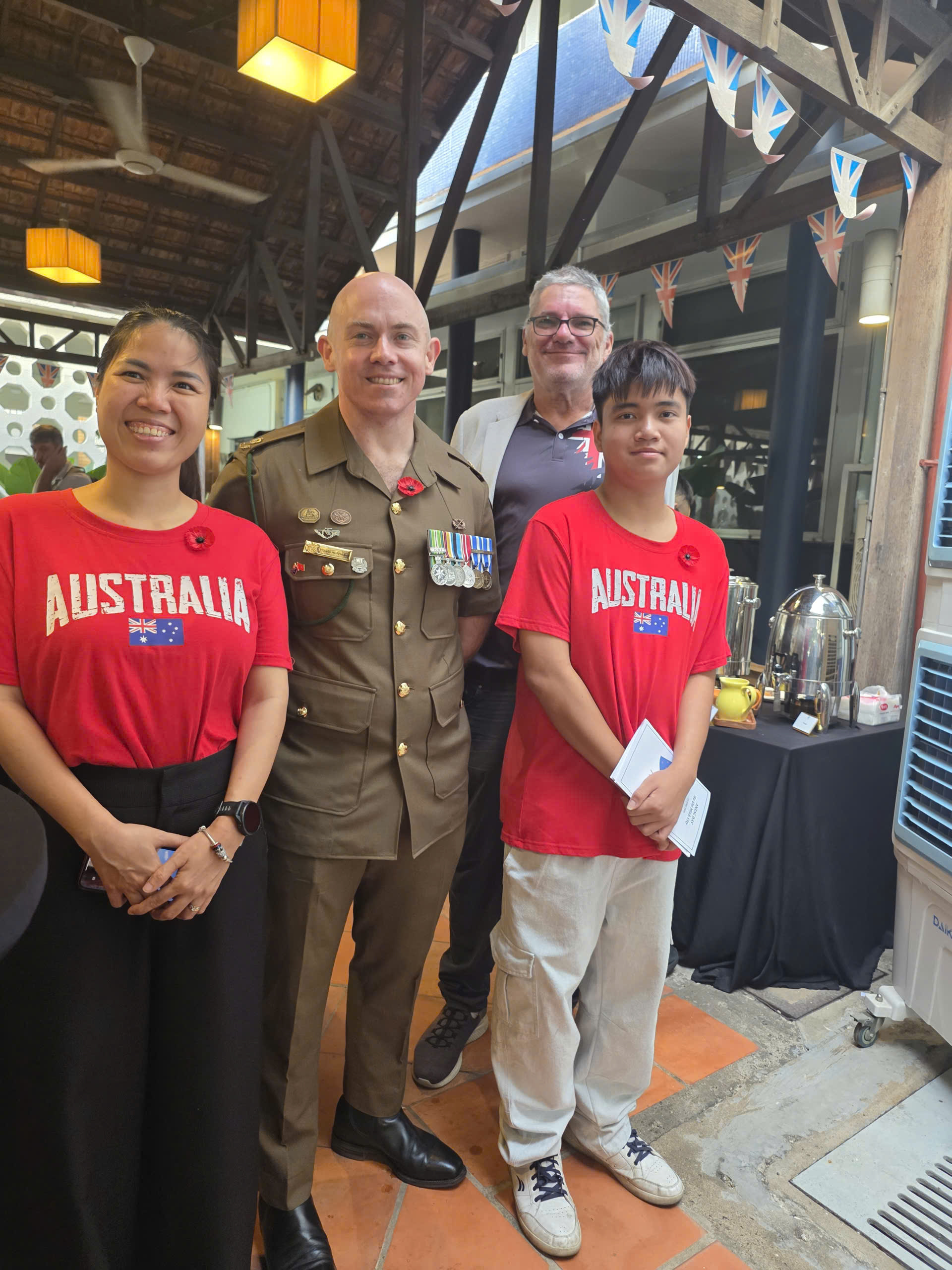 Ben giao lưu cùng Captain người Úc